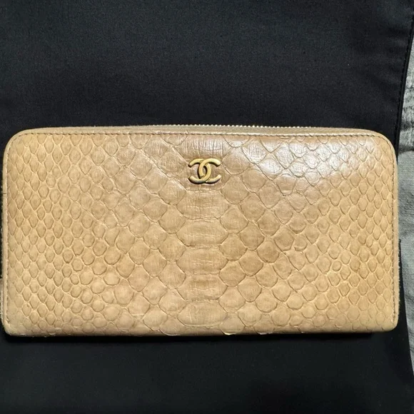 Chanel python zipper wallet - Picture 2 of 8